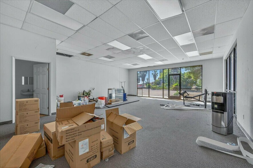 More Photos Of 8339 W Elm Ave, San Joaquin General Retail For Lease