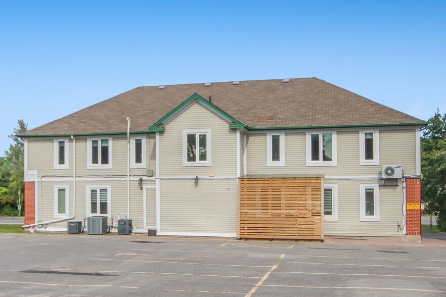 More Photos Of 5494 Manotick Main St, Manotick Medical For Lease