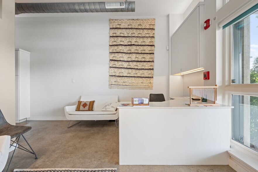 More Photos Of 2235 E 6th St, Austin Apartments For Sale