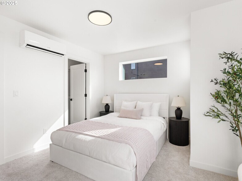 More Photos Of 1911 Broadway St, Vancouver Apartments For Sale