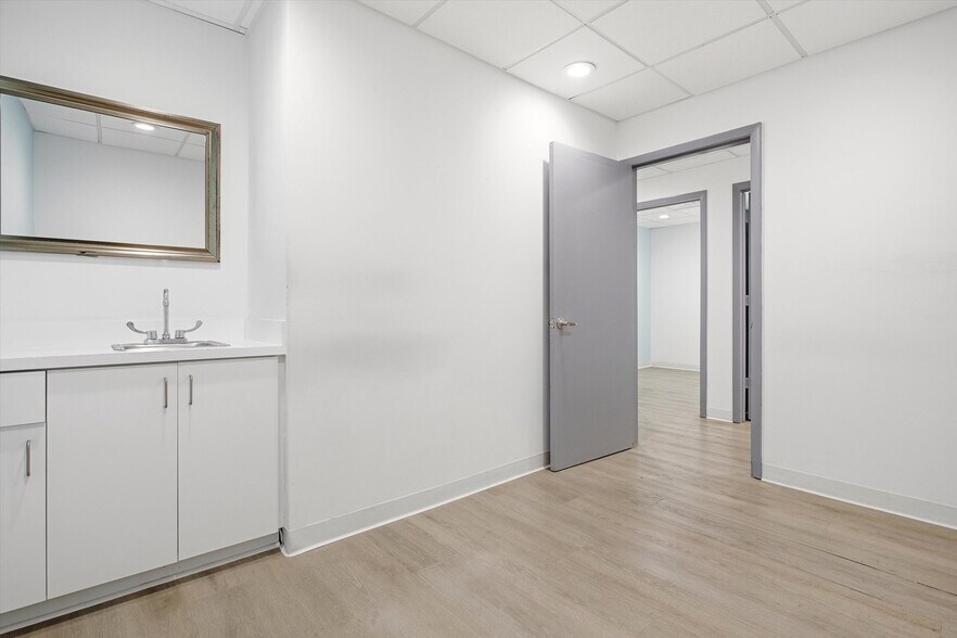 More Photos Of 7300-7330 SW 62nd Pl, South Miami Medical For Sale