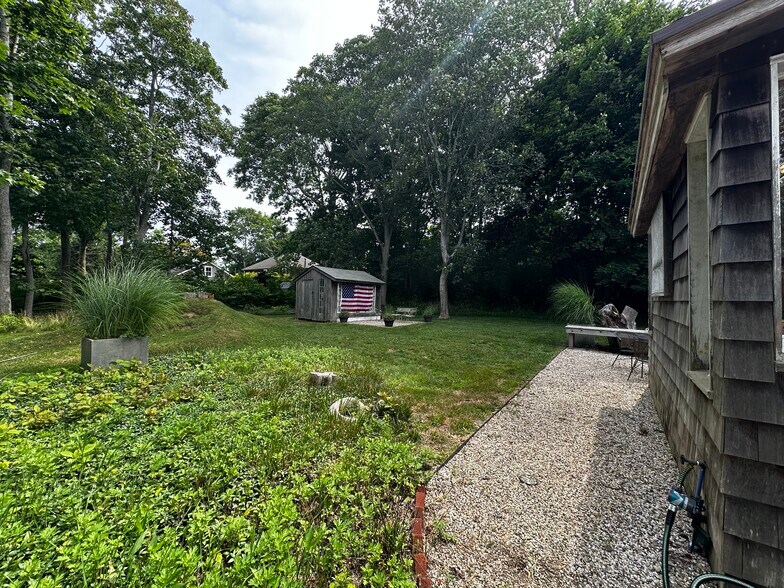 More Photos Of 144 N Main St, East Hampton Office For Lease