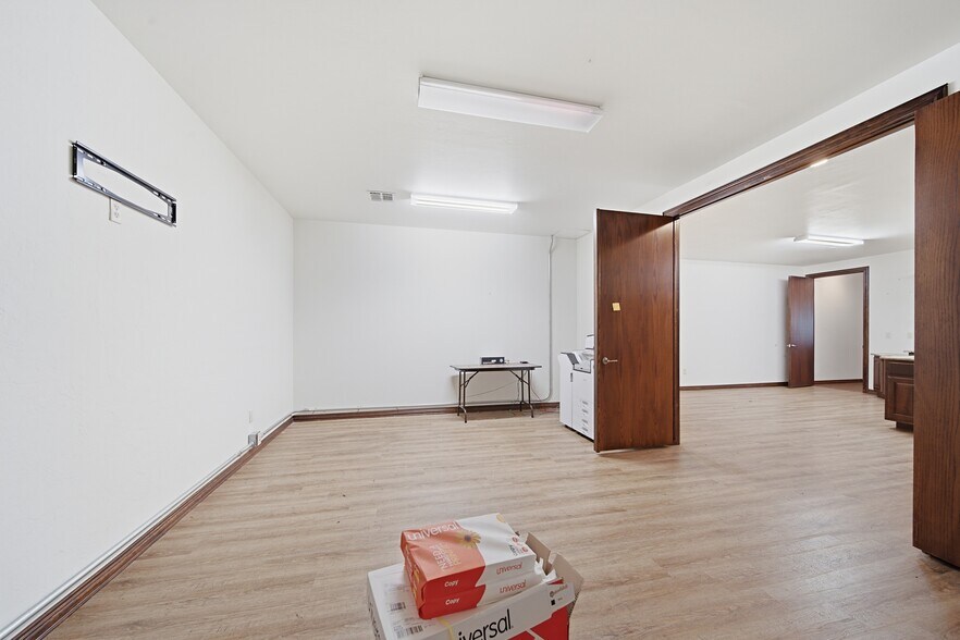 More Photos Of 370690 E Old Highway 64, Cleveland Office For Sale