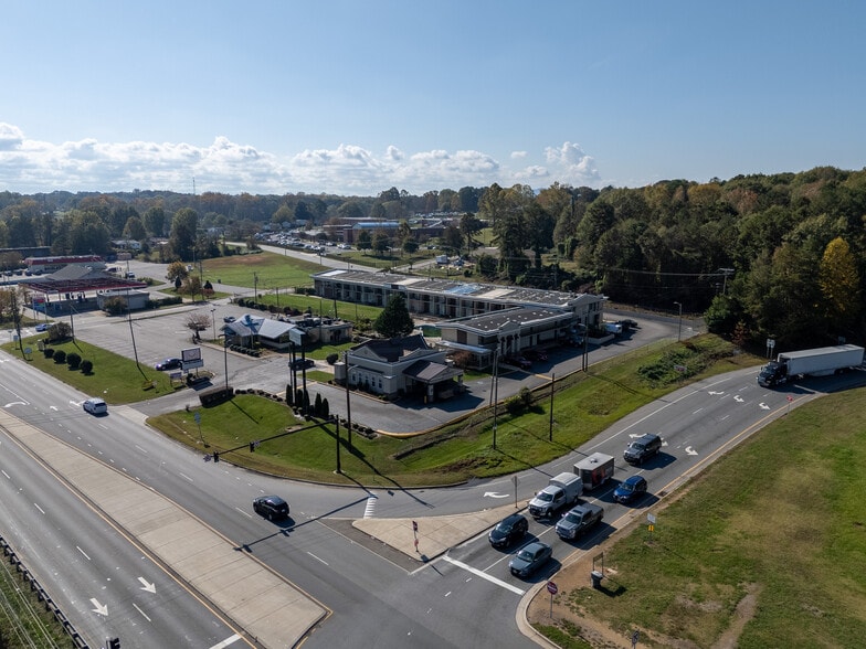 More Photos Of 1700 N Chester St, Gastonia Hotel For Sale