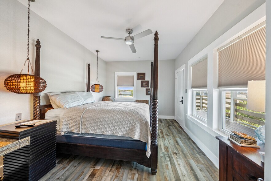 More Photos Of 22996 Highway 60, Matagorda Hotel For Sale
