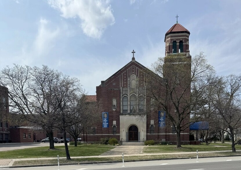 Primary Photo Of 241 Pearson St, Ferndale Religious Facility For Sale