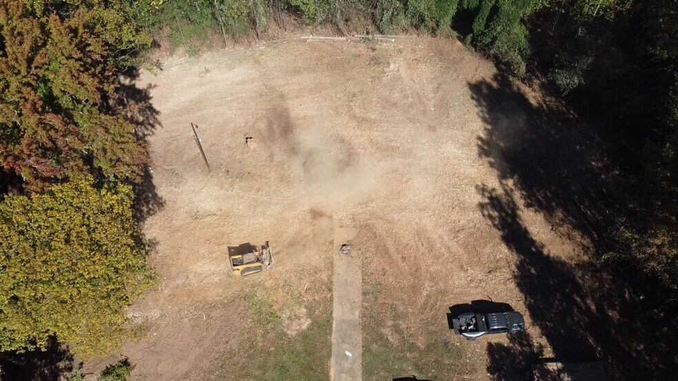 Primary Photo Of 3420 & 3422 Battleground Ave, Greensboro Land For Lease