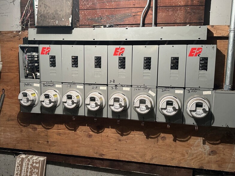 More Photos Of 5400 W Madison St, Chicago Apartments For Sale