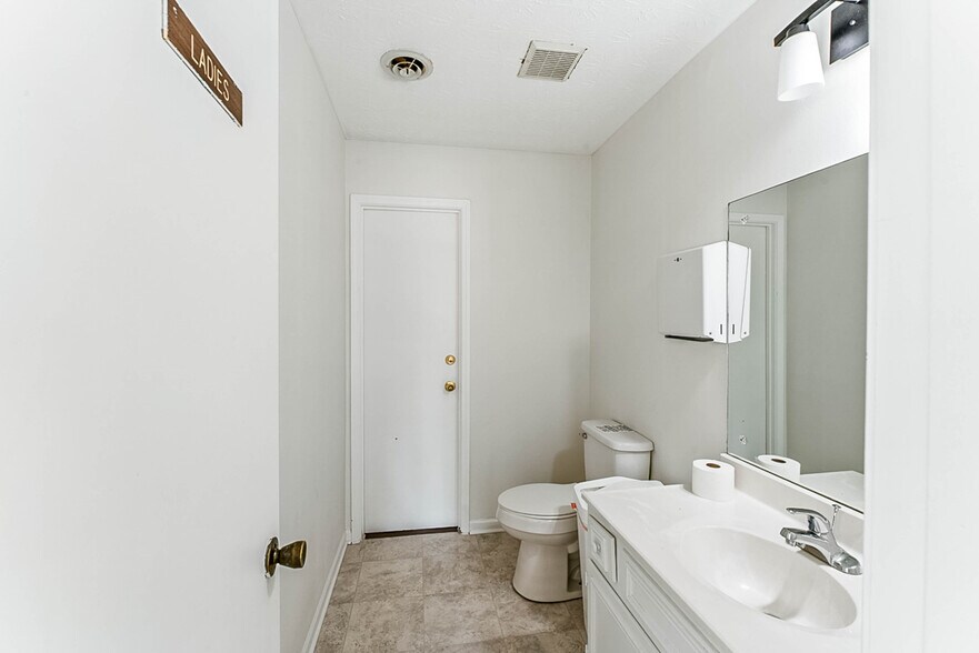 More Photos Of 310 N Glynn St, Fayetteville Medical For Lease