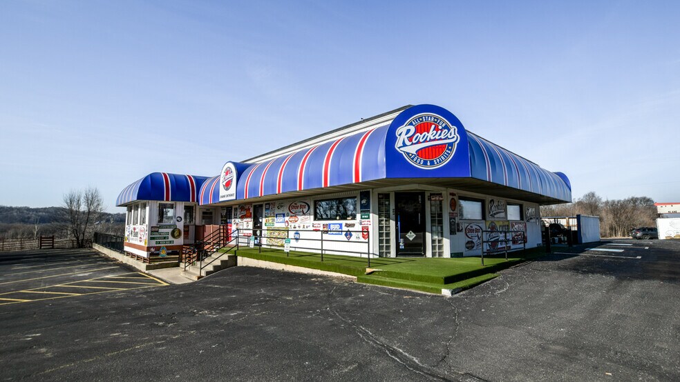 Primary Photo Of 10267 US Highway 14, Mazomanie Sports And Entertainment For Sale