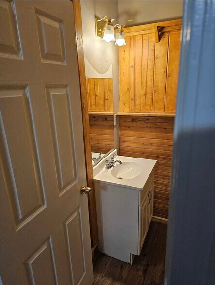More Photos Of 10535 Highway 53 W, Talking Rock Service For Sale
