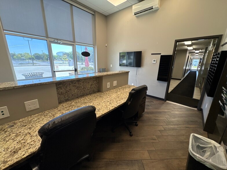 More Photos Of 2206 IFCU Way way, Lafayette Auto Repair For Sale