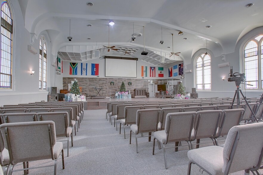 More Photos Of 1321-1323 S Austin Blvd, Cicero Religious Facility For Sale