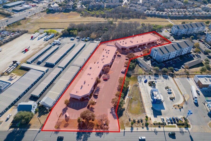 More Photos Of 8666 Huebner Rd, San Antonio Light Manufacturing For Lease