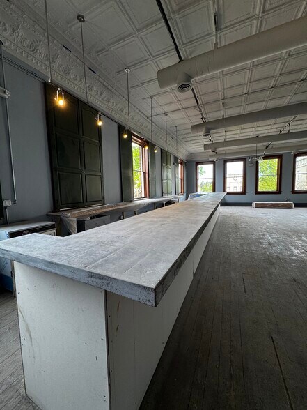 More Photos Of 1100 Main St, Newberry Restaurant For Sale