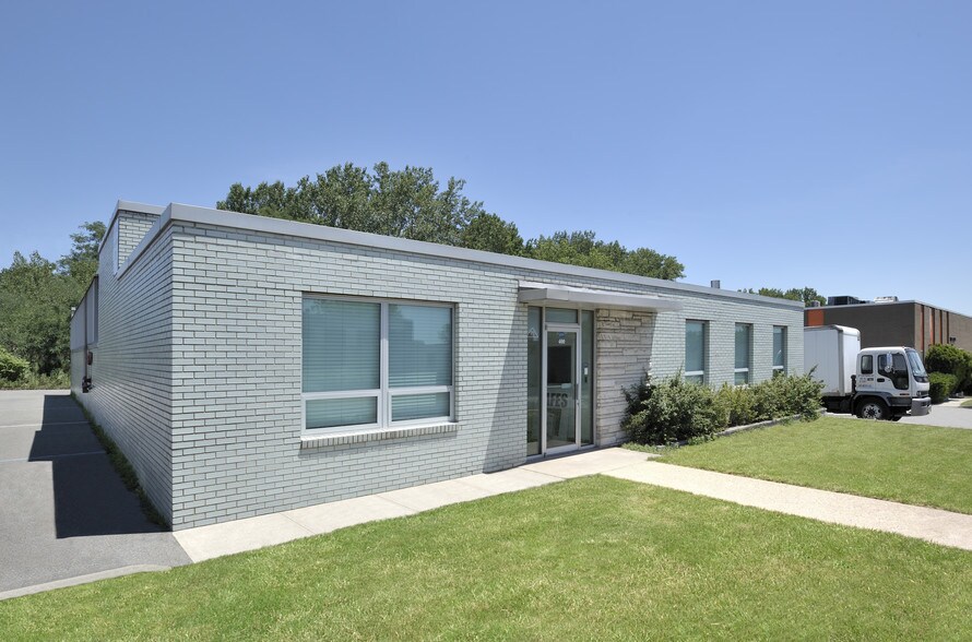 Primary Photo Of 400 Meadow Ln, Carlstadt Warehouse For Lease