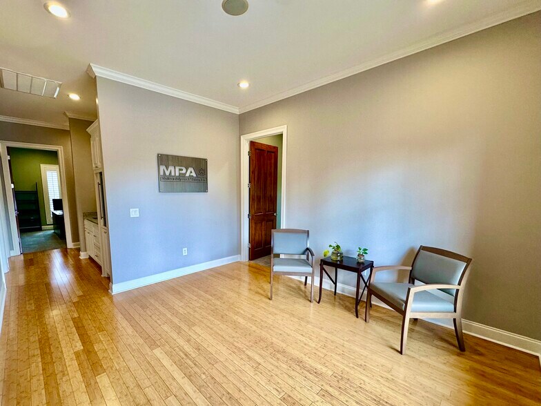More Photos Of 302 Highland Park Cove, Ridgeland Medical For Sale