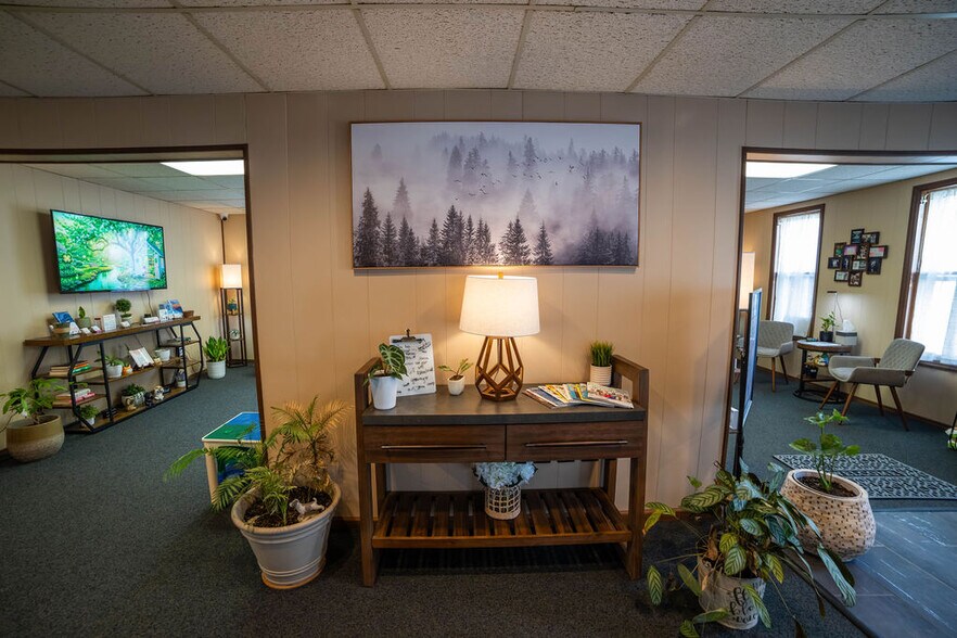 More Photos Of 811 Monroe St, Stroudsburg Office Residential For Lease