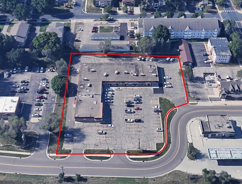 Primary Photo Of 4301-4395 Highway 13 W, Savage General Retail For Sale