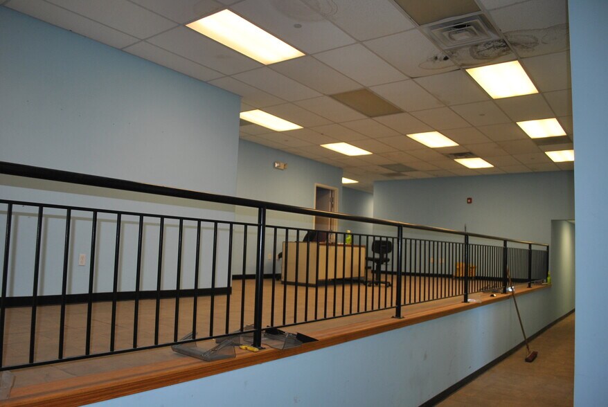 More Photos Of 9007 Detroit Ave, Cleveland Warehouse For Lease