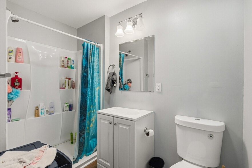 More Photos Of 9 Central St, Newmarket Apartments For Sale
