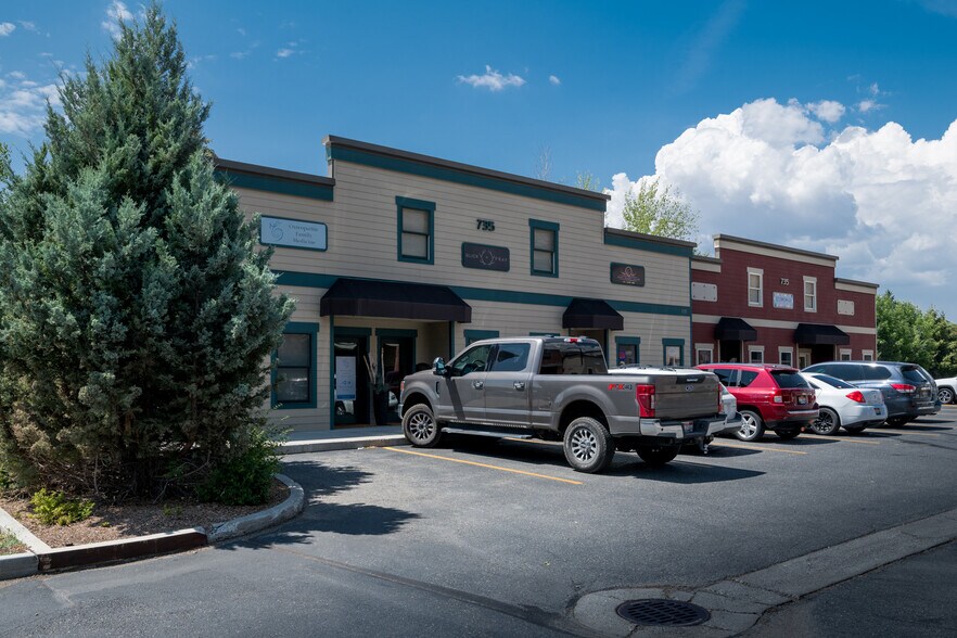 More Photos Of 735 N Main St, Bellevue Office For Sale