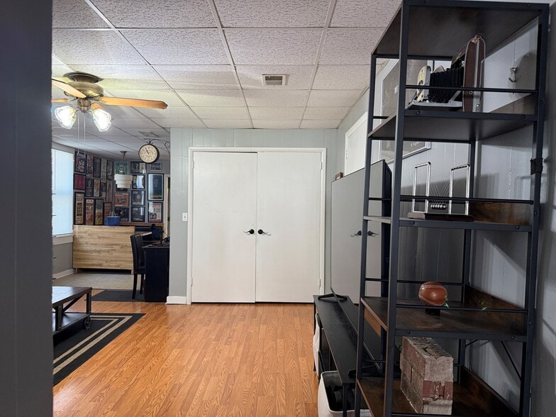 More Photos Of 346 N Main St, New Martinsville General Retail For Sale