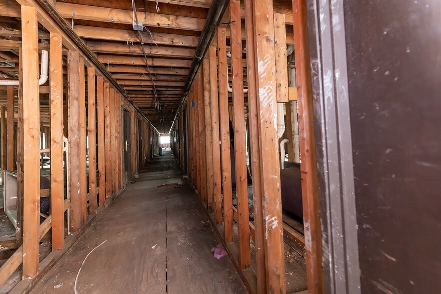 More Photos Of 6020 Shelby Oaks Dr, Memphis Hotel For Sale