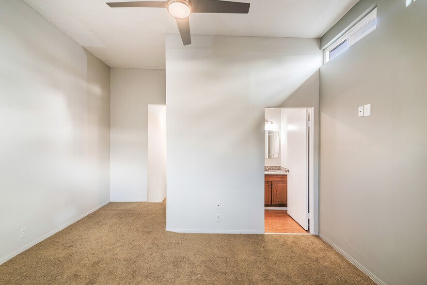 More Photos Of 1513 E Broadway, Long Beach Apartments For Sale