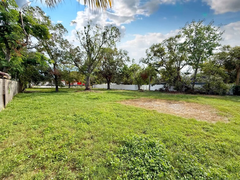 More Photos Of 2205 52nd St S, Gulfport Land For Sale