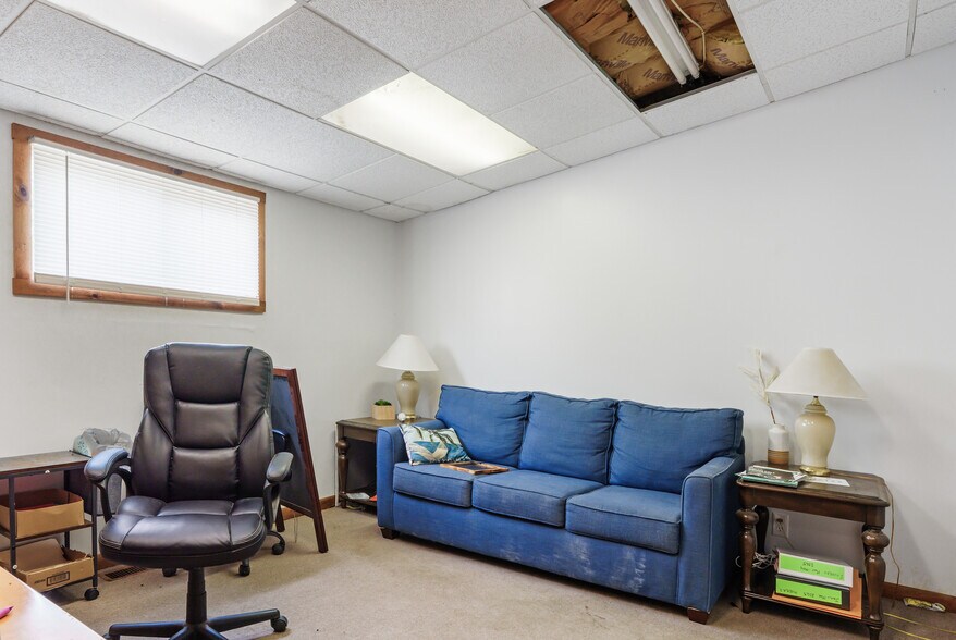 More Photos Of 10199 S Wayne Rd, Warren Showroom For Sale