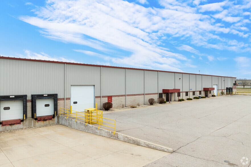 More Photos Of 4800 Beck Dr, Elkhart Manufacturing For Sale