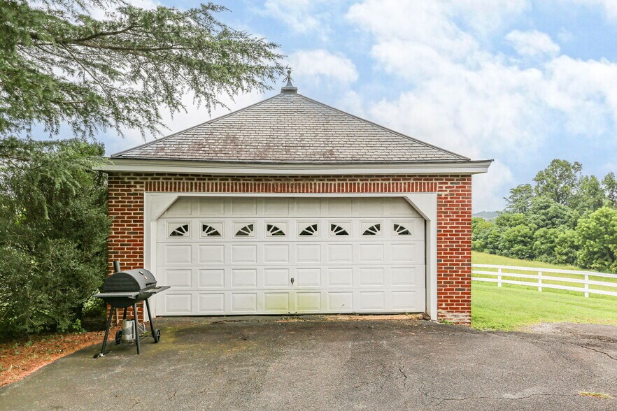 More Photos Of 590 N Madison Rd, Orange Land For Sale