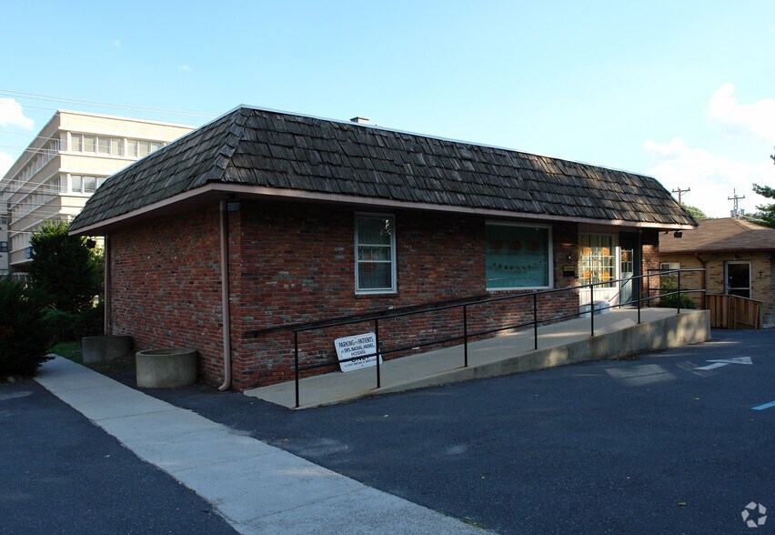 More Photos Of 25 E Laurel Rd, Stratford Medical For Sale