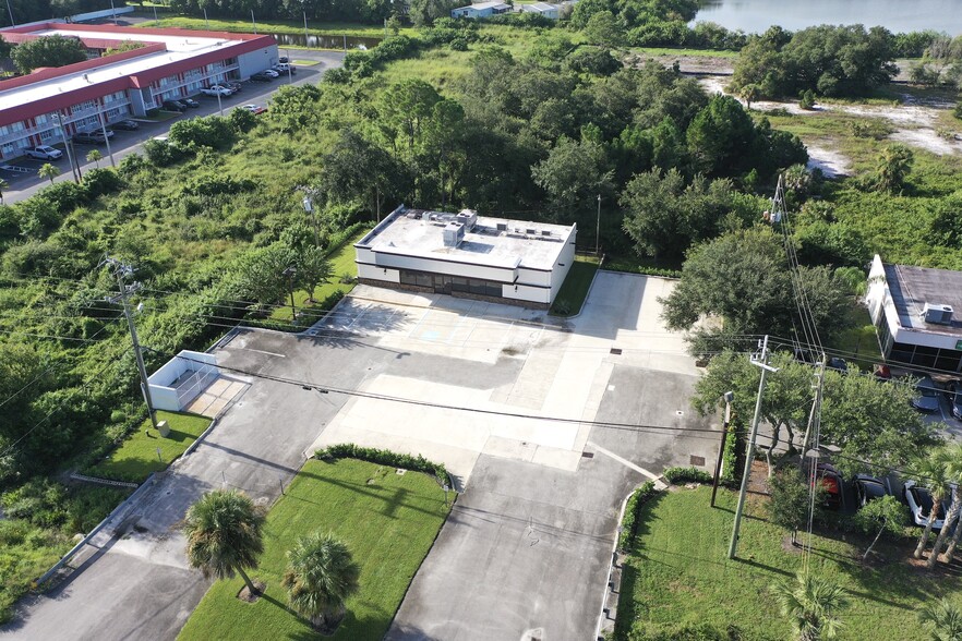 More Photos Of 8801 20th St, Vero Beach Convenience Store For Lease