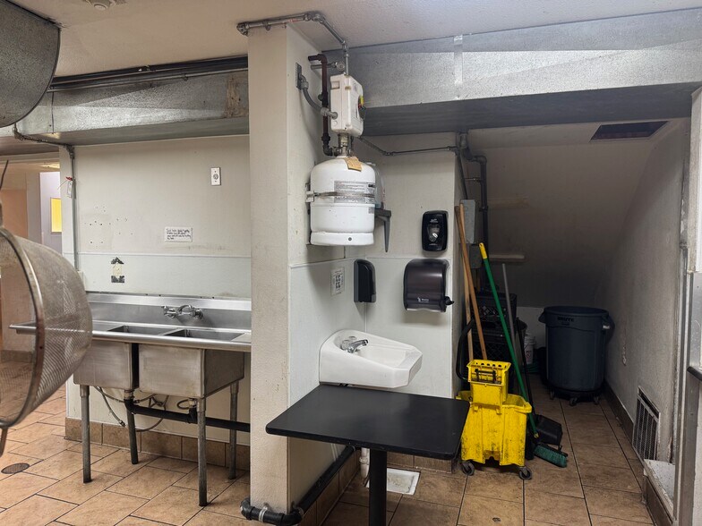 More Photos Of 455-475 I St, Arcata Storefront Retail Office For Lease