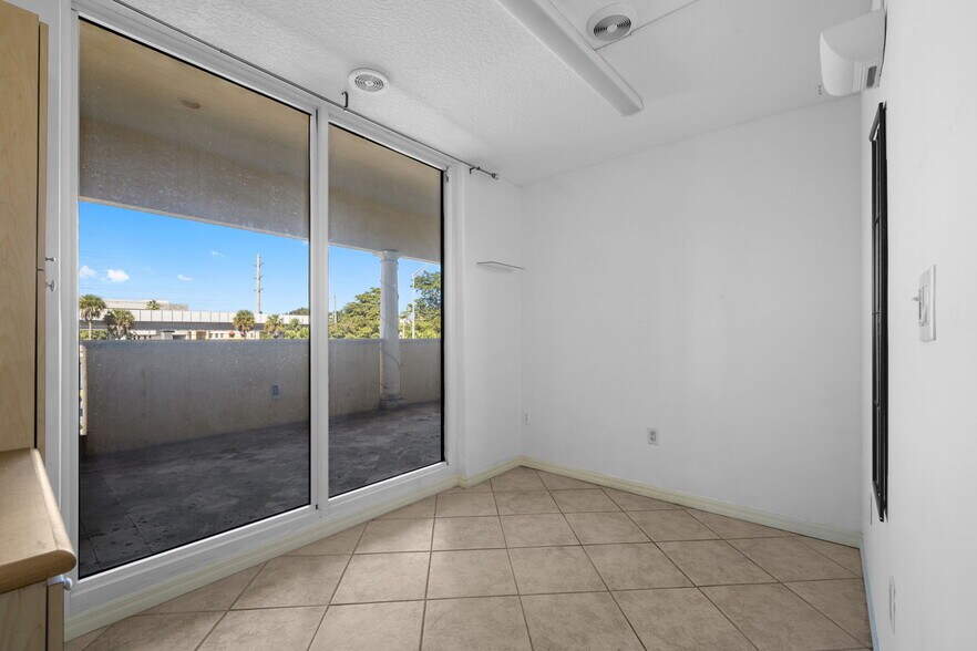 More Photos Of 430 S Dixie Hwy, Miami Office For Lease