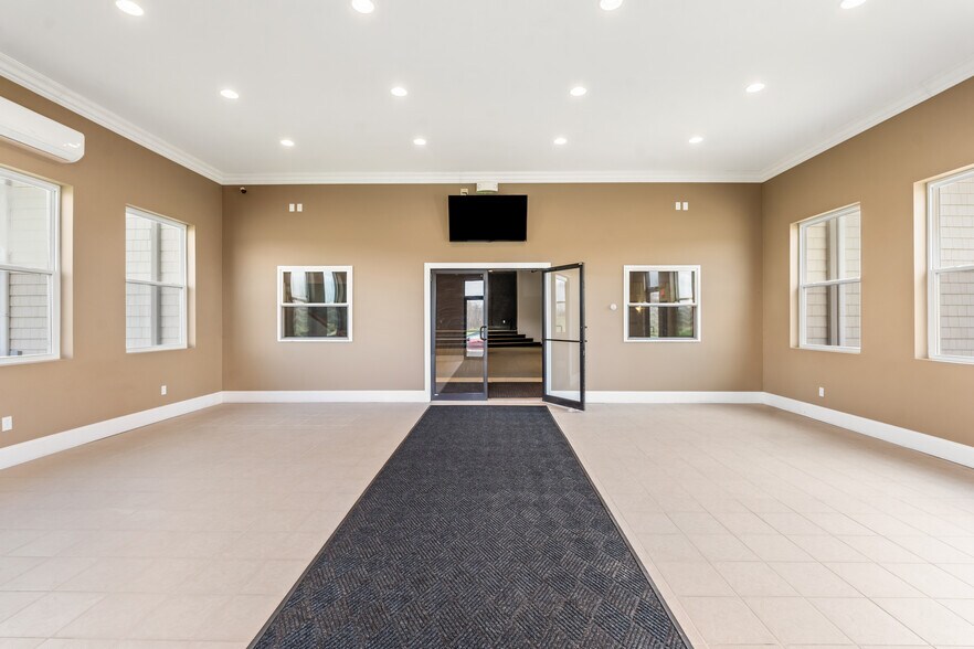 More Photos Of 4647 Reservoir Rd, Geneseo Flex For Sale