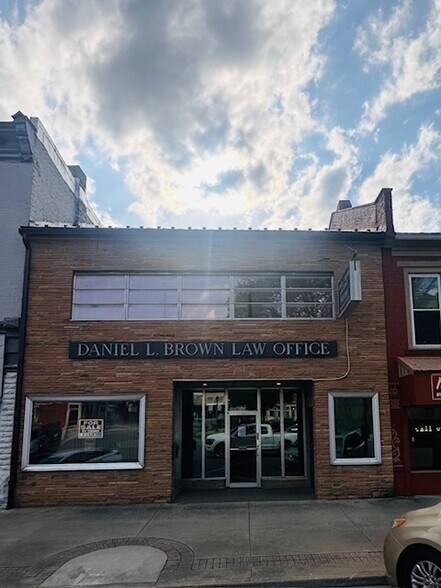 Primary Photo Of 62 Public Sq, Salem Storefront Retail Office For Sale