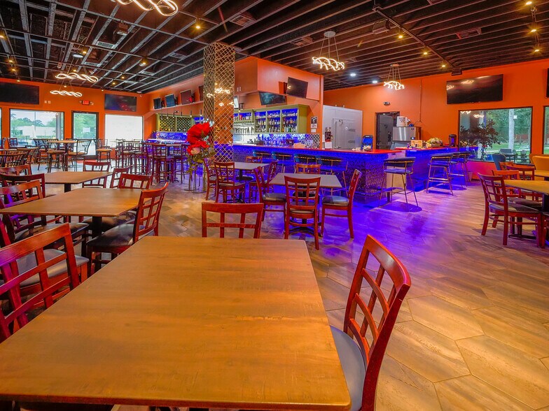 More Photos Of 1355 N Loop 336 E, Conroe Restaurant For Sale