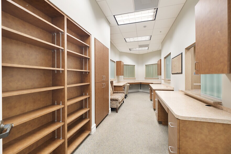 More Photos Of 3021 N Airport Pulling Rd, Naples Office For Sale