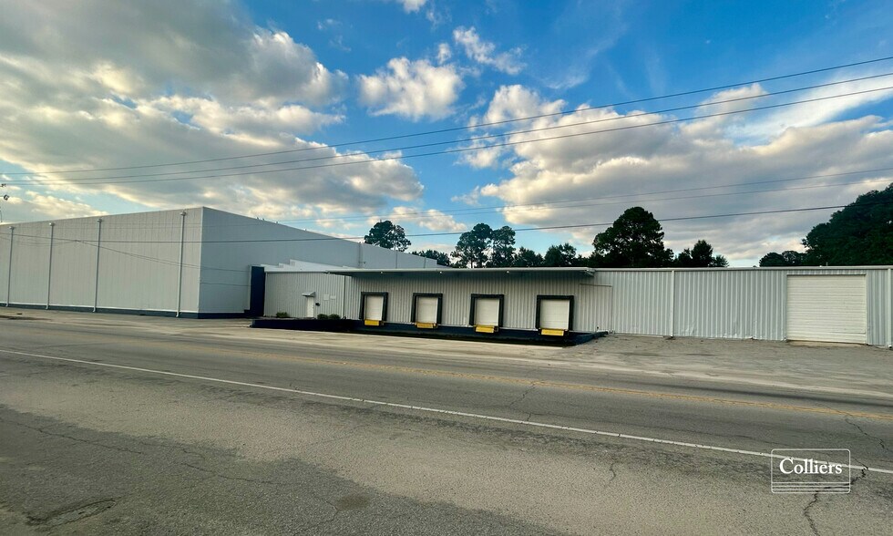 More Photos Of 1317 E Main St, Dillon Warehouse For Lease