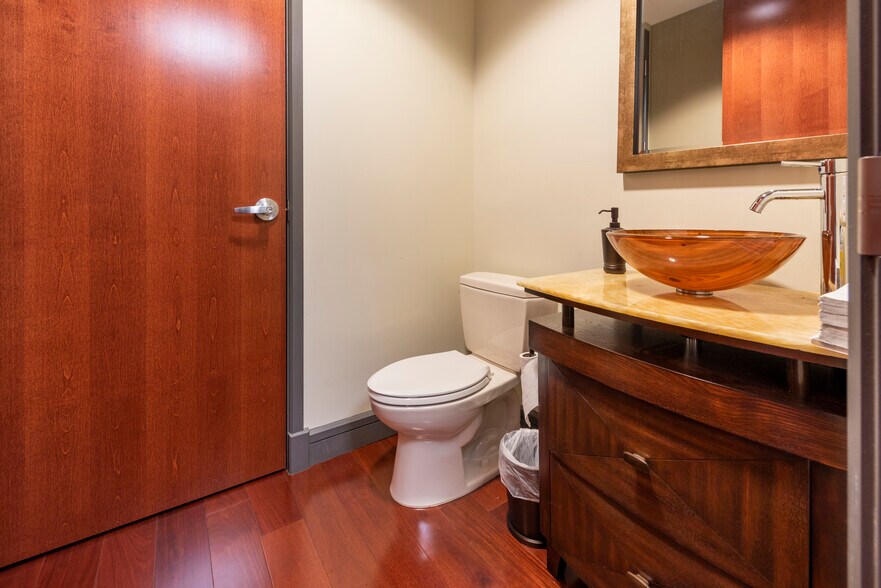 More Photos Of 1380 N University Dr, Plantation Medical For Sale