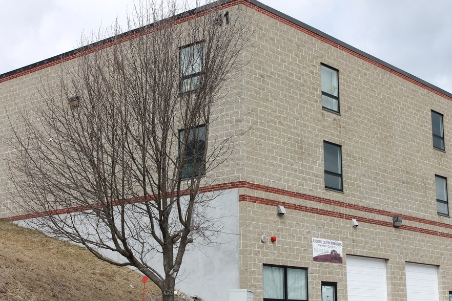More Photos Of 41 Brigham St, Marlborough Warehouse For Lease