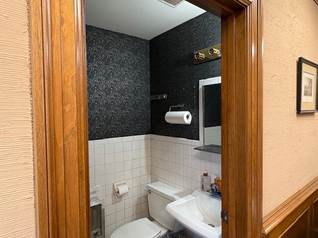 More Photos Of 2 Park St, Athens Office For Sale