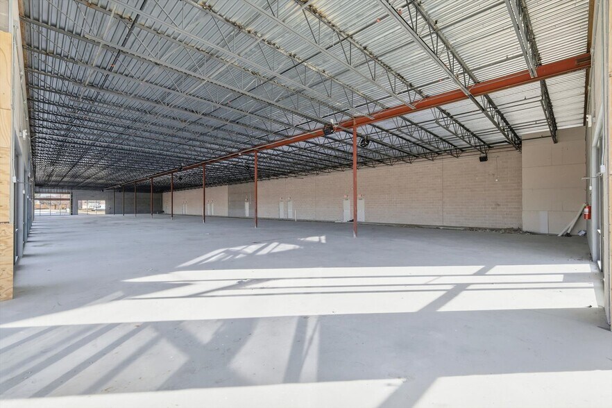 More Photos Of 5975 Ridgeline Dr, McKinney Storefront Retail Office For Lease