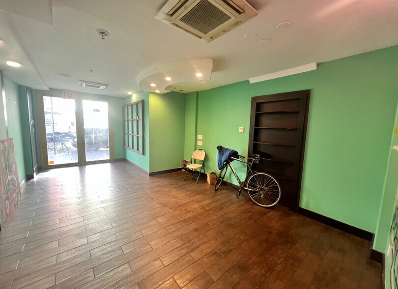 More Photos Of 605-607 Manhattan Ave, Brooklyn Apartments For Lease