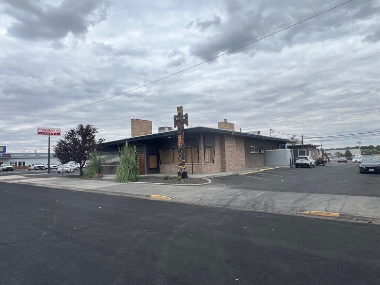 More Photos Of 217 N Elder St, Moses Lake Restaurant For Sale
