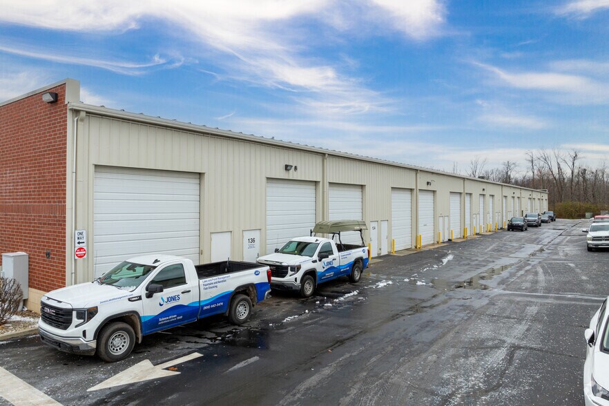 More Photos Of 12550 Promise Creek Ln, Fishers Light Distribution For Lease