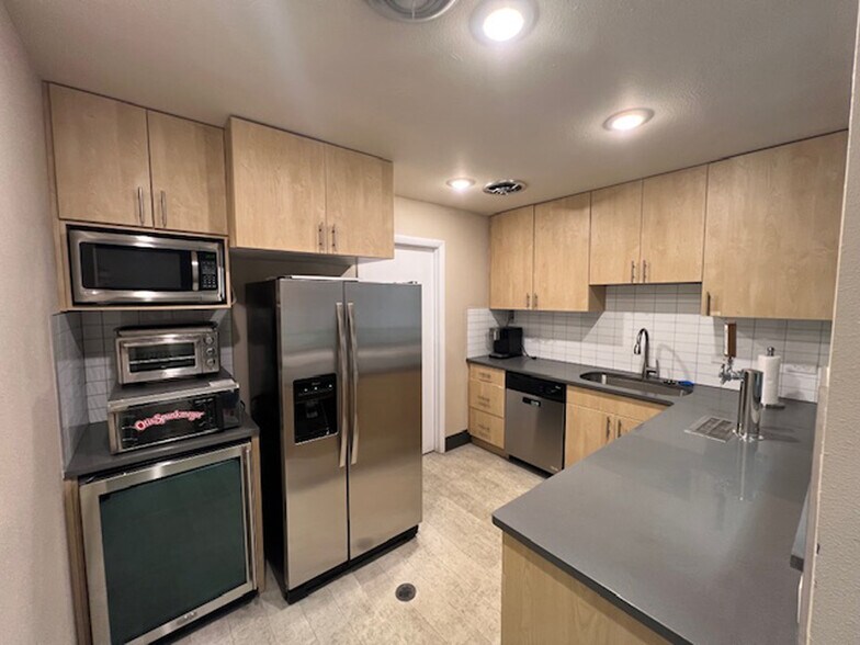 More Photos Of 2941 W 19th Ave, Denver Office For Lease